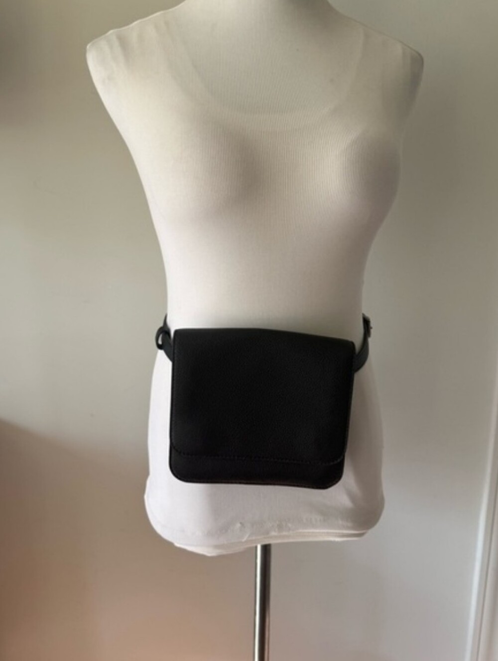 Away Black Pebbled Leather Crossbody Bag - Picture 4 of 15